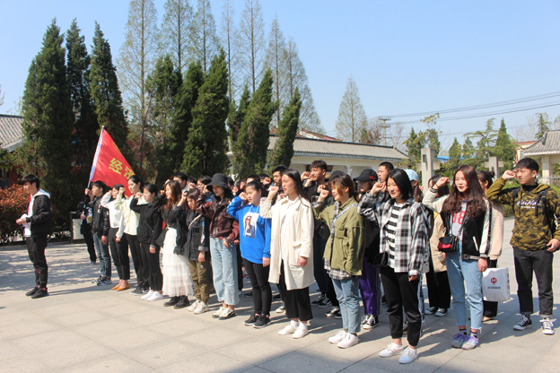 1555223996762075949.jpg 1554363368723092174.jpg