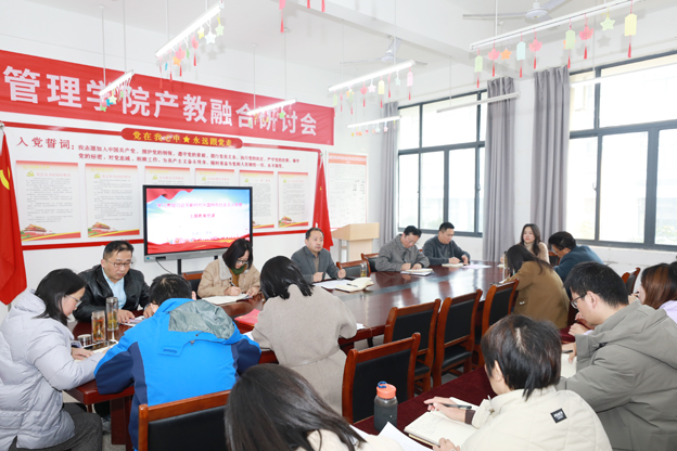 1700706980680007876.jpg 1700119466354041780.jpg